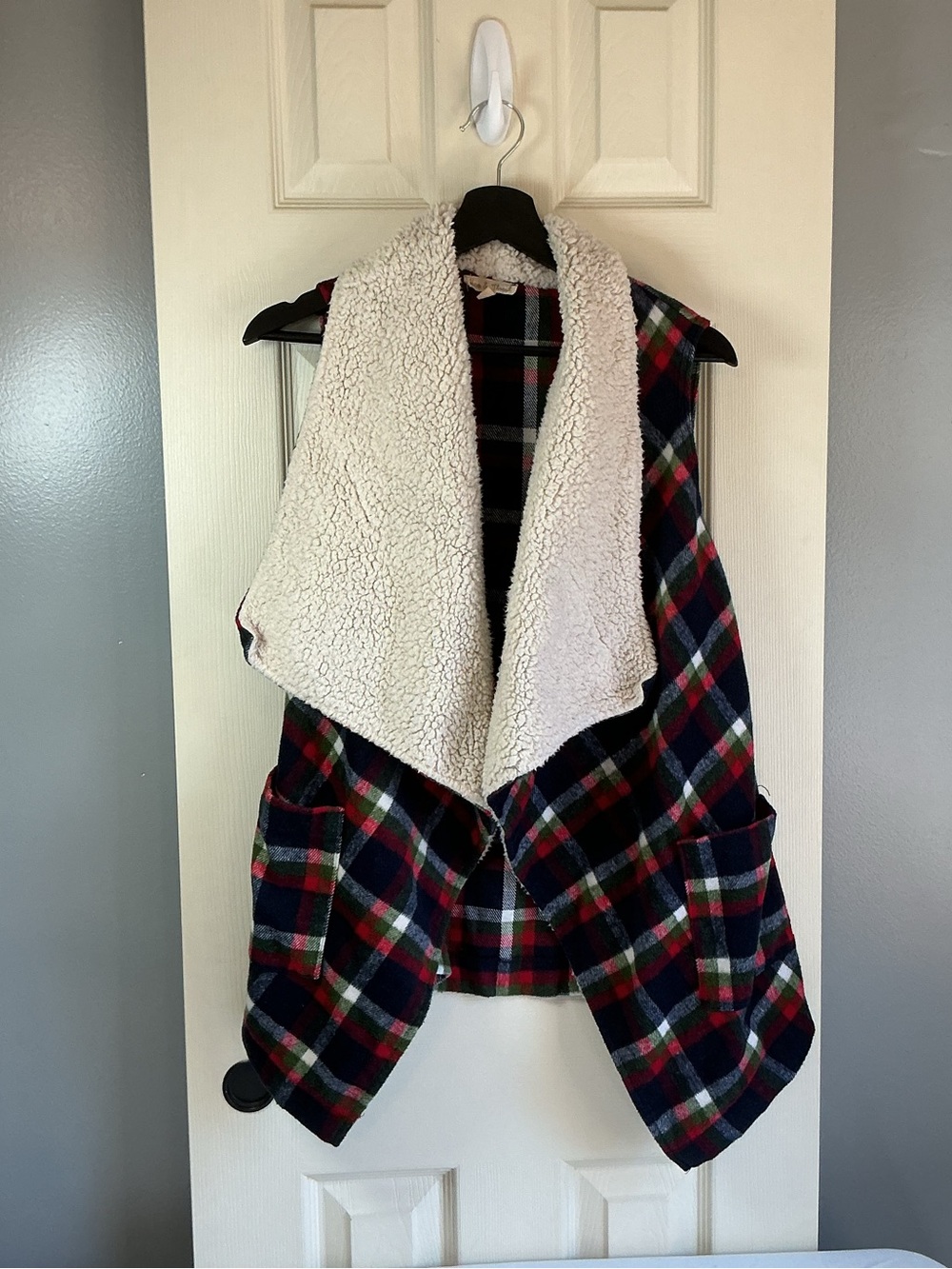 Plaid Sherpa-Lined Kids Vest - Red & Black